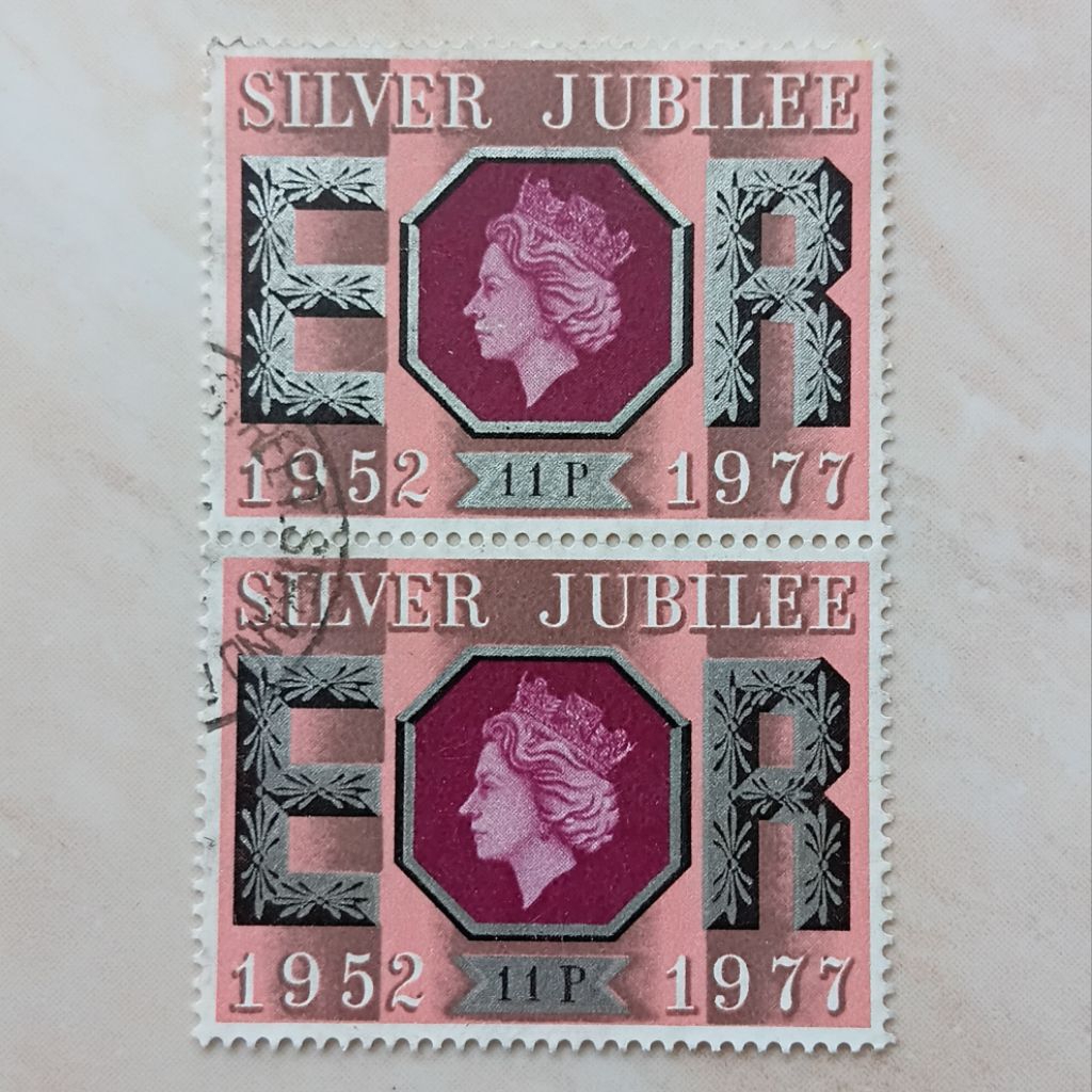 Prangko Perangko Kuno Jadul UK Inggris Seri Silver Jubilee Queen Elizabeth II 1977 Blok 2 - YN2781