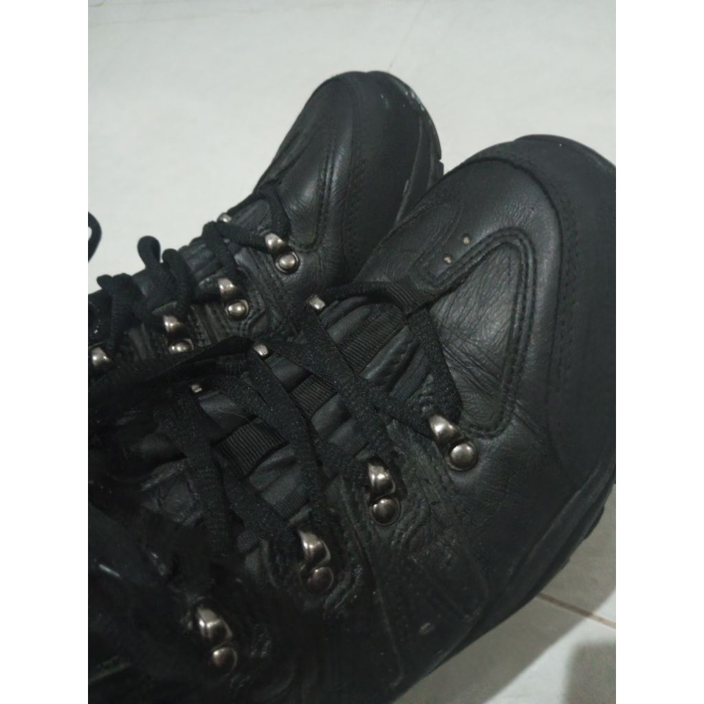 Sepatu Outdoor KSC Full Black Size 41 (Second)