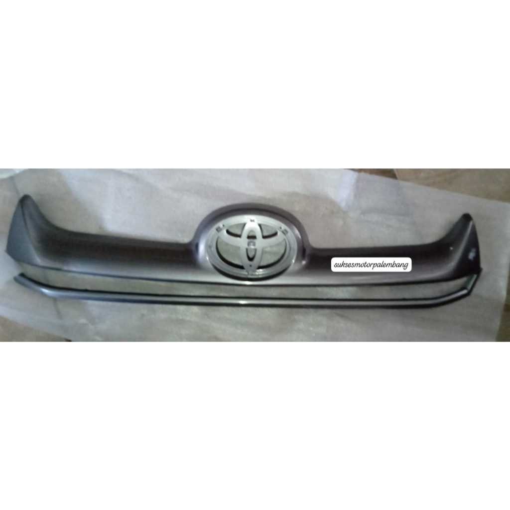 Grille Radiator Toyota Hilux Tahun 2008-2011 / 53122-0K020