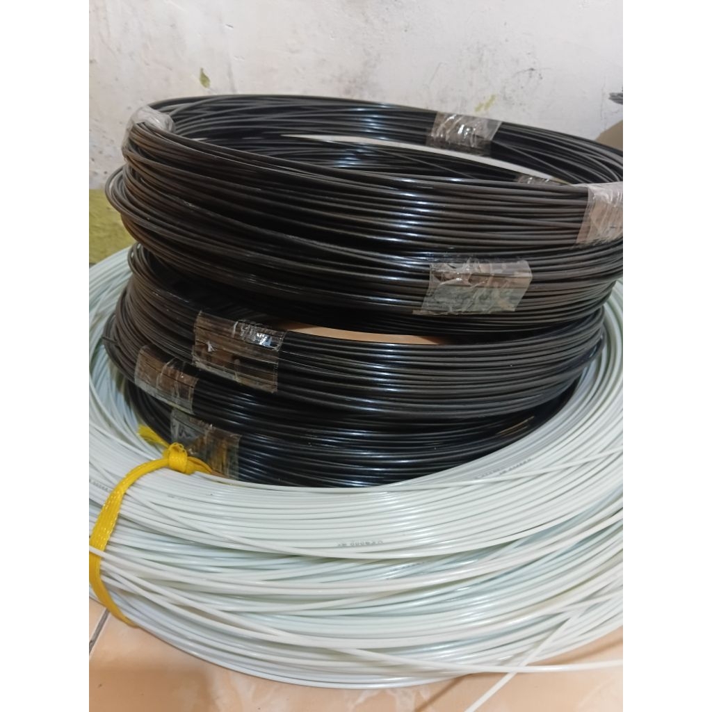 JERUJI FIBER HITAM GLOSY 1,5MM 100 meter