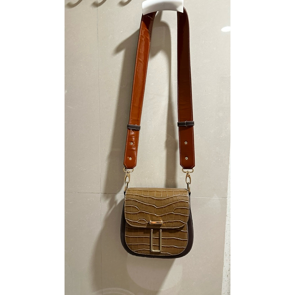 Josvli Trevor Bag Preloved