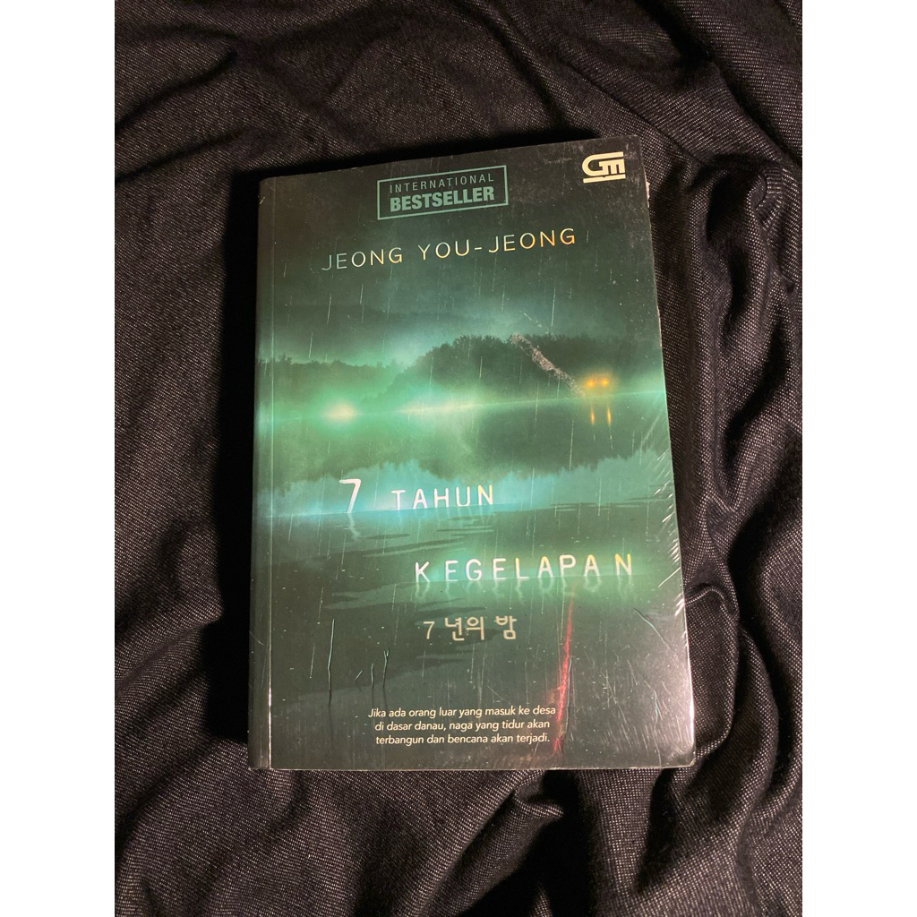 Buku 7 tahun kegelapan