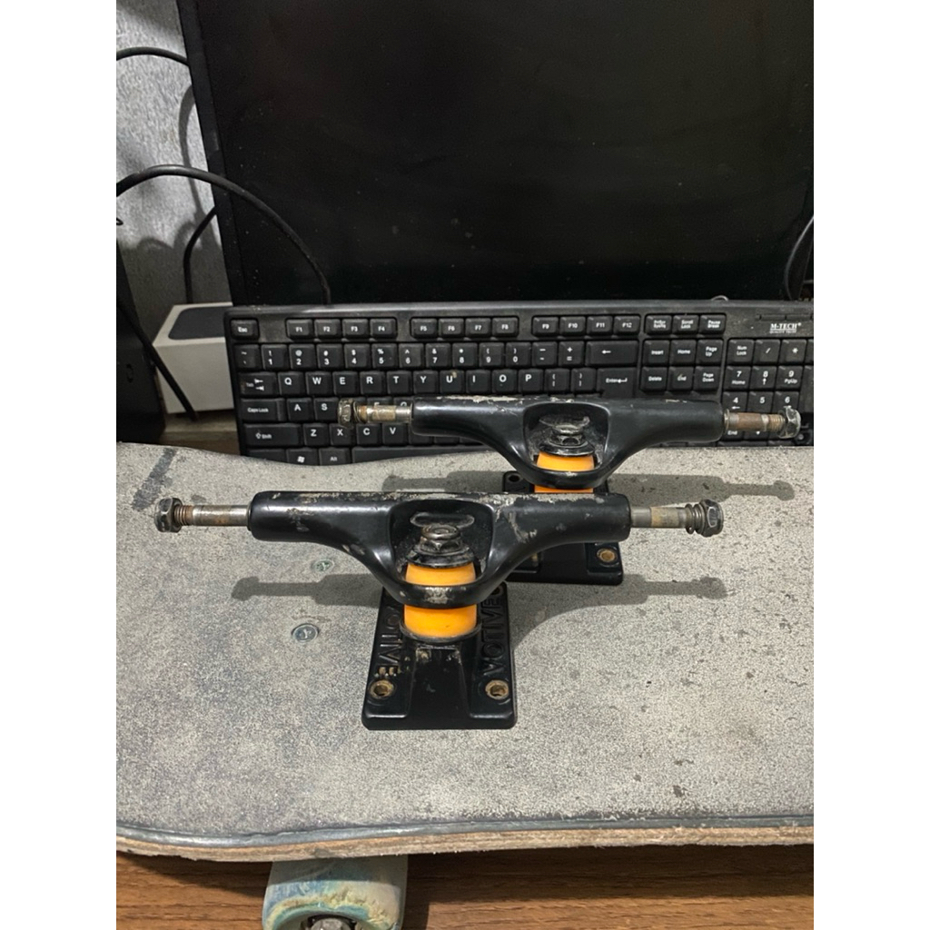 VOTIVE TRUCK SKATEBOARD SIZE 5.25 ||| SKATEBOARD BEKAS