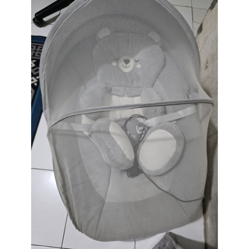 sugar baby momhug ayunan bayi