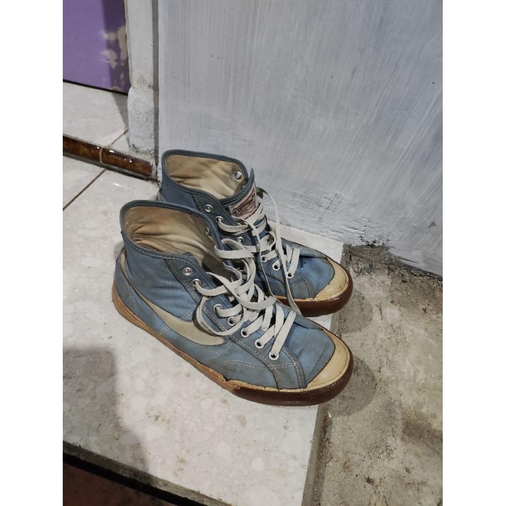 sepatu compass gazelle second