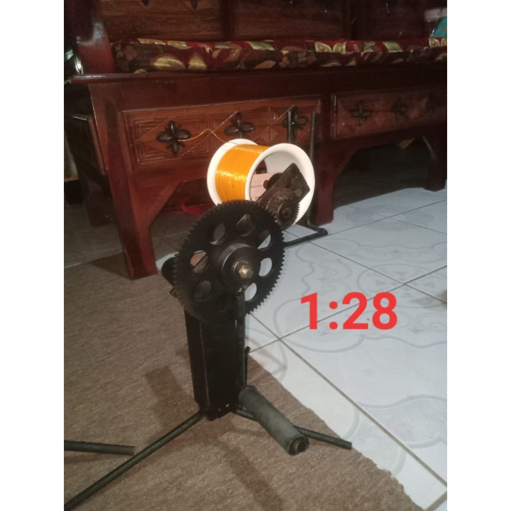 kerekan layangan / gulungan senar layangan 1/28