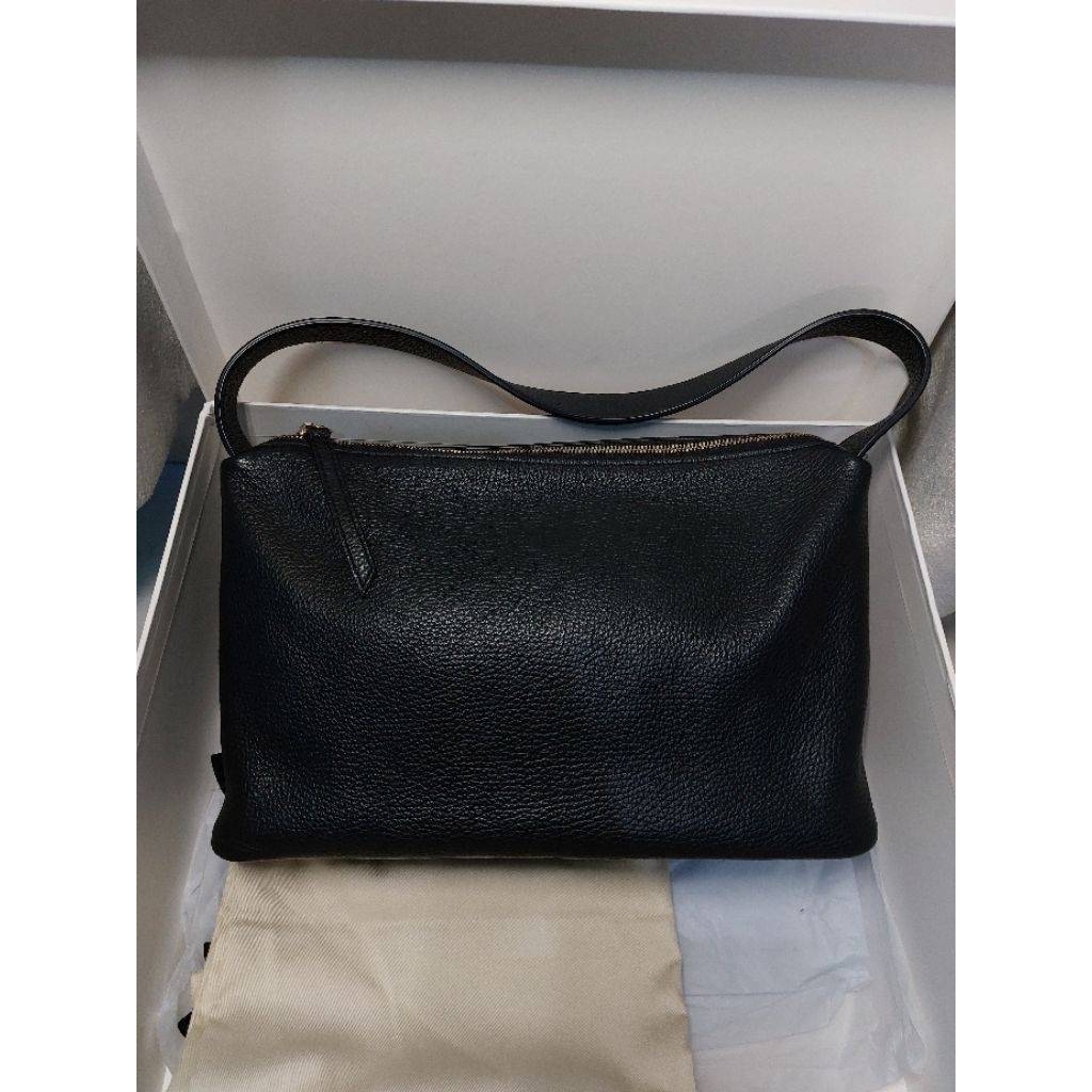 Preloved Rounn Callie 30 Black Aspalt