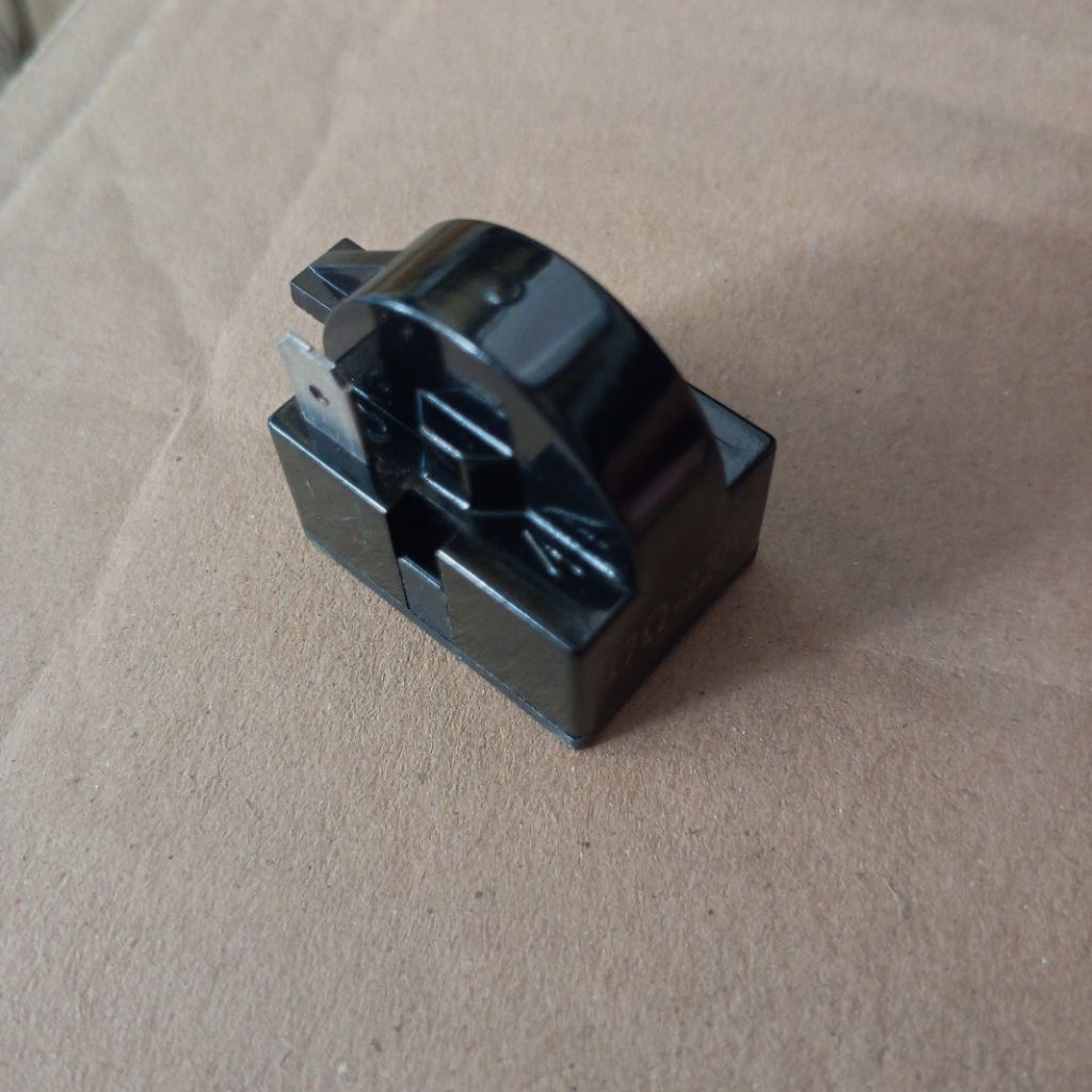 PTC KULKAS 1 KAKI KIRI