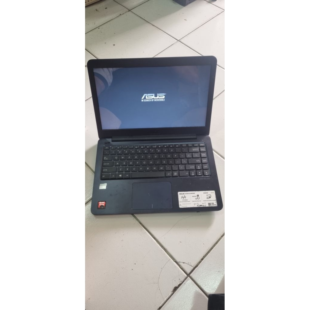 laptop asus vivobook E14 E402W amd E2 6110 ram 4gb hdd 500gb buat belajar