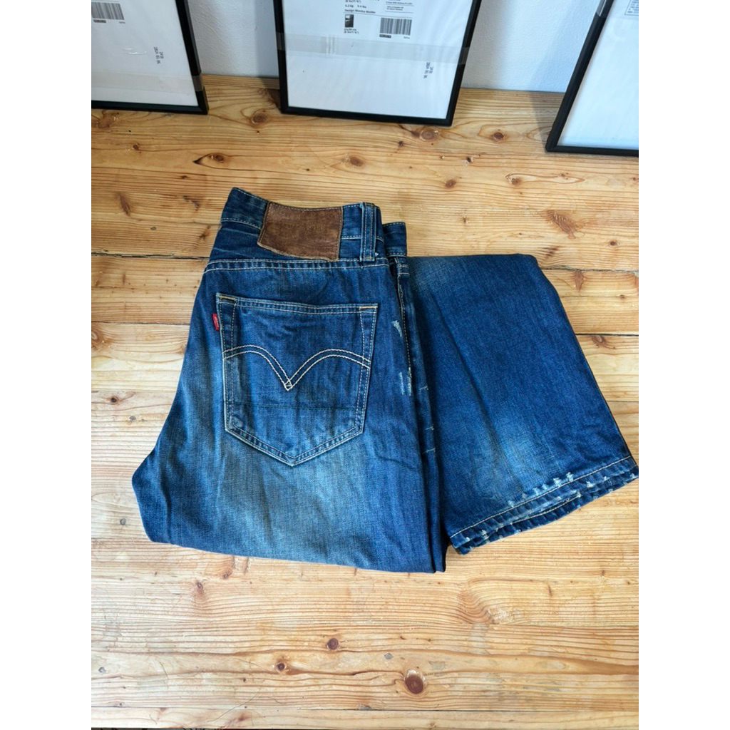 levis calssic 502