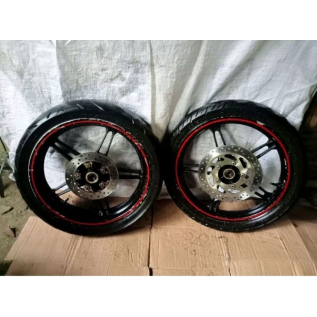 pelek velg depan belakang +ban piringan motor Yamaha Vixion New original copotan