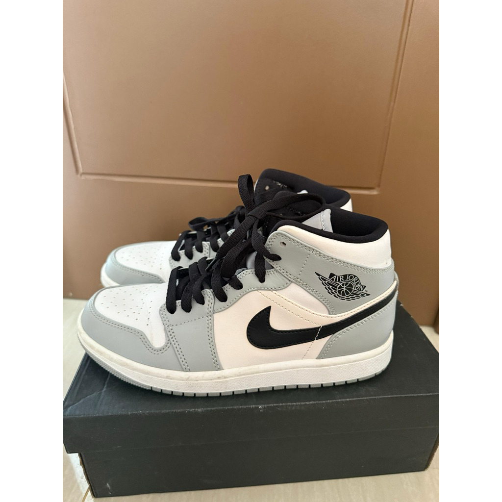 nike jordan 1 mid light smoke grey (preloved)