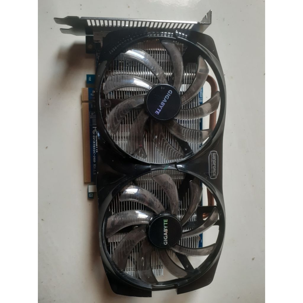 Gigabyte HD 7850 2GB Rusak untuk kanibalan