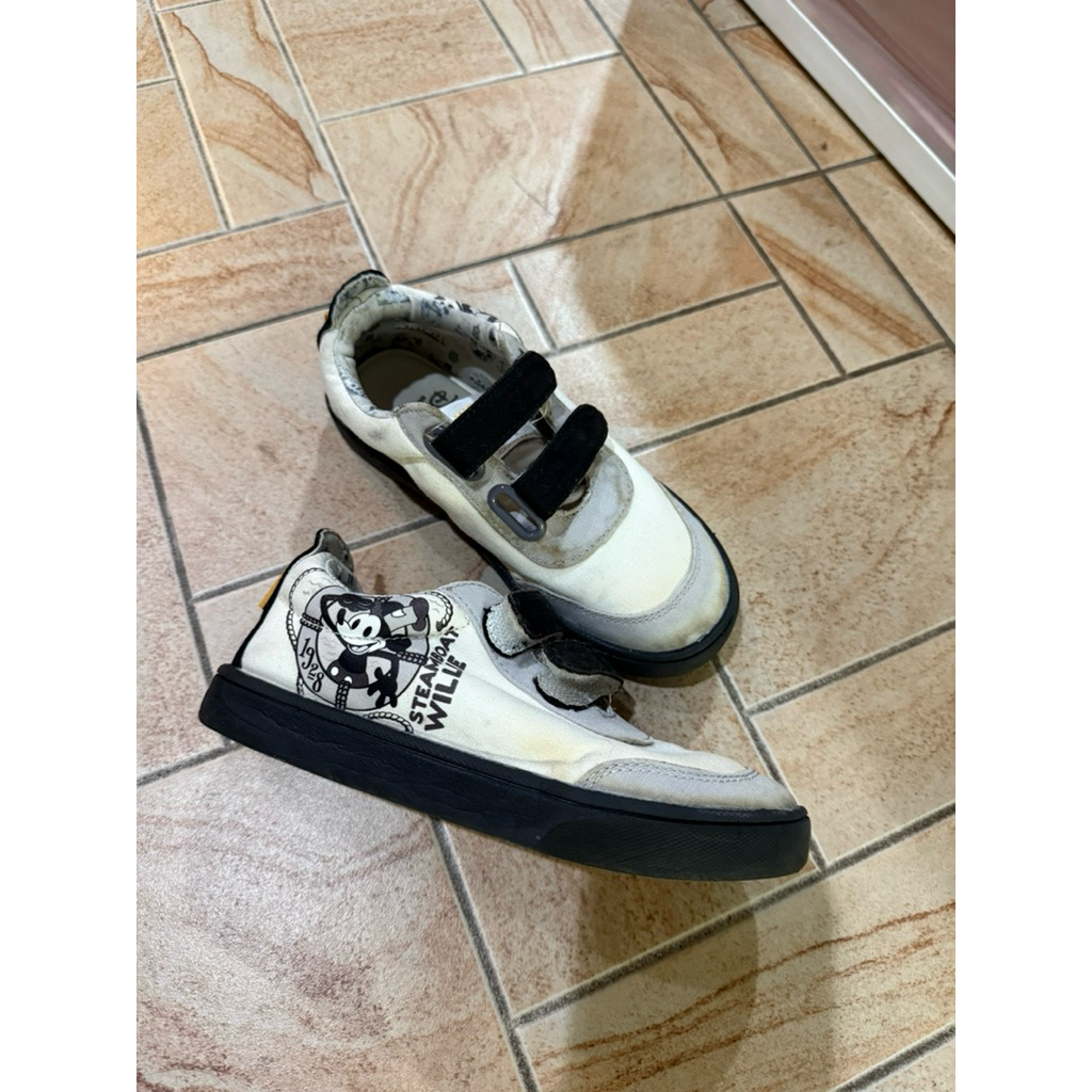 wakai sepatu anak preloved ukuran 30