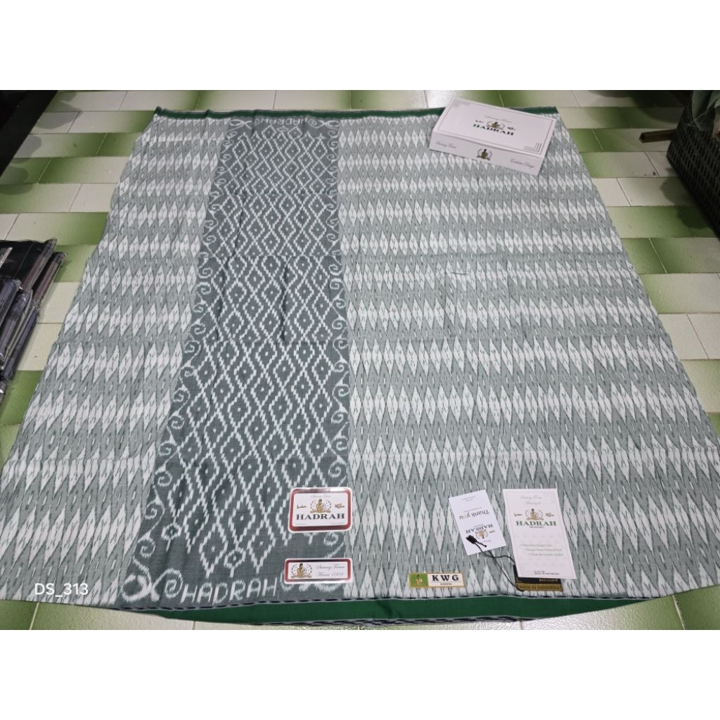 Sarung HADRAH Mercerized Motif KWG GOLD