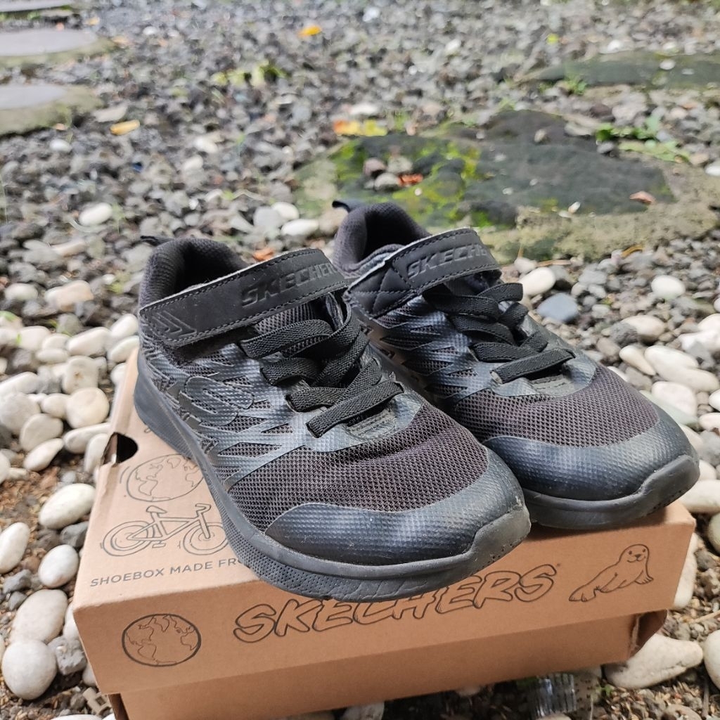 sepatu skechers kids hitam 302617 preloved sz 32