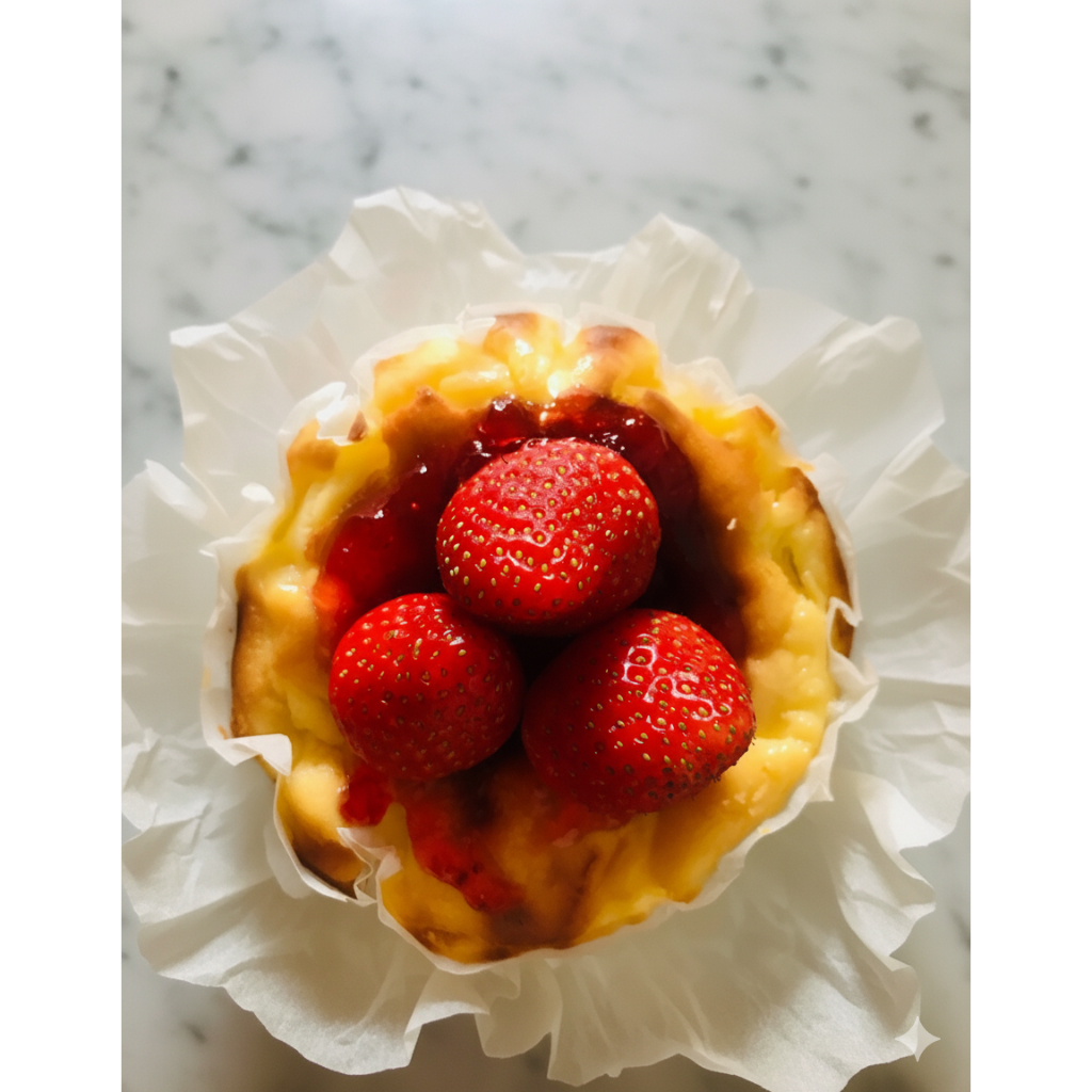 basque burnt cheesecake mini strawberry
