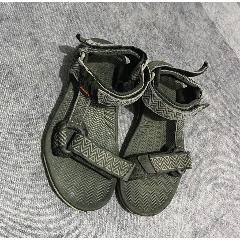 sandal eiger ori