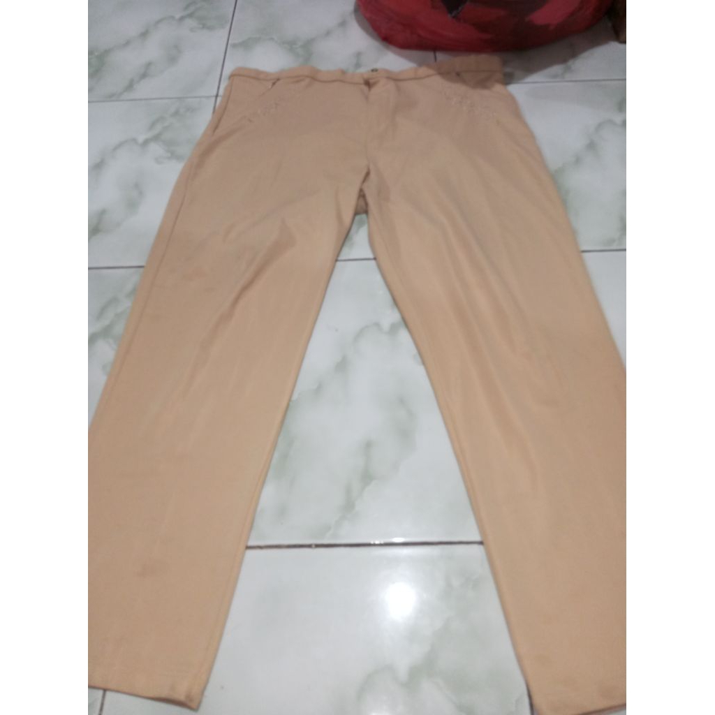 CELANA WANITA JUMBO PRELOVED