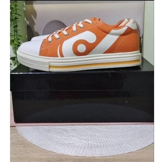 Bocorocco sepatu Pria Sneakers Orange size 42.