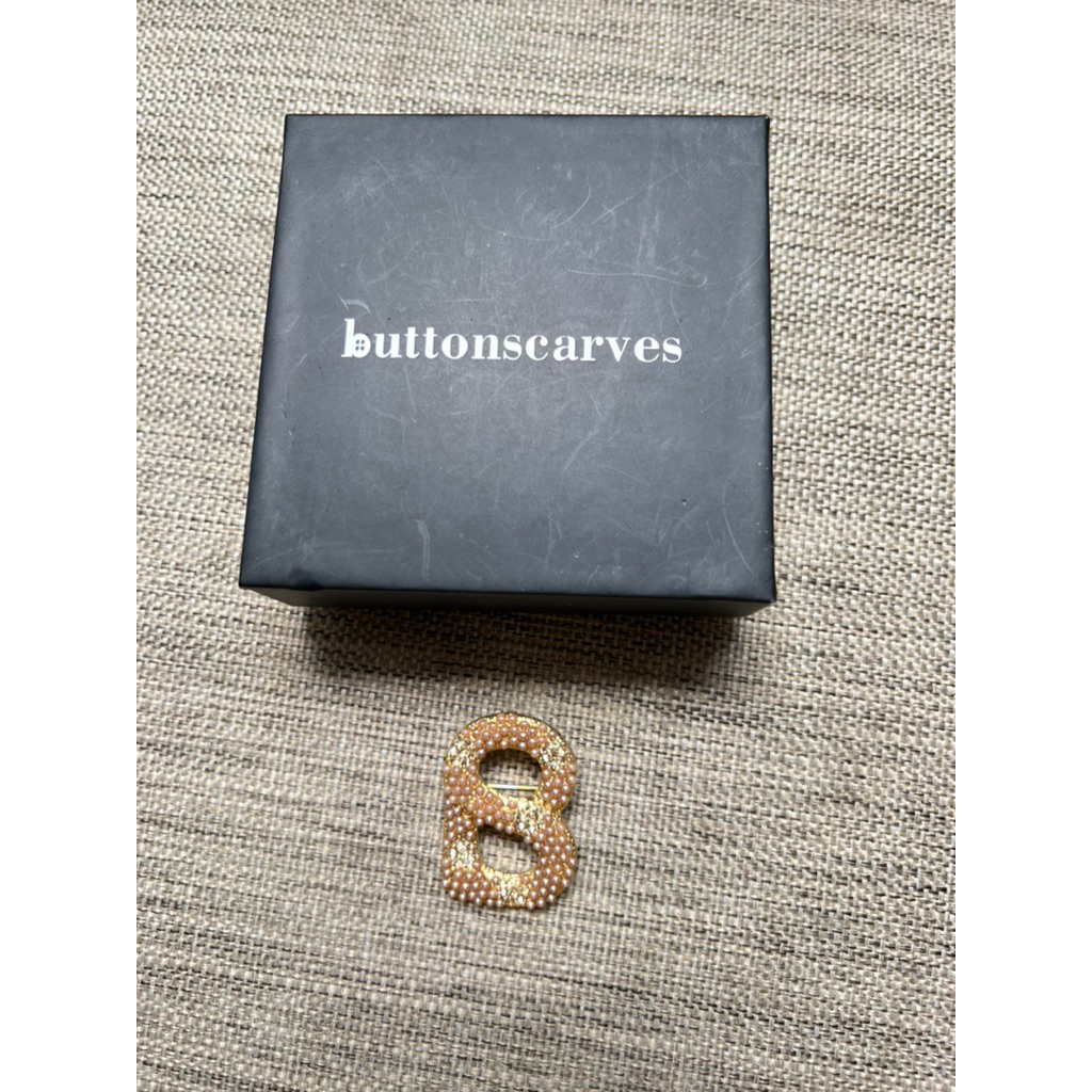 [PRELOVED] Brooch Buttonscarves