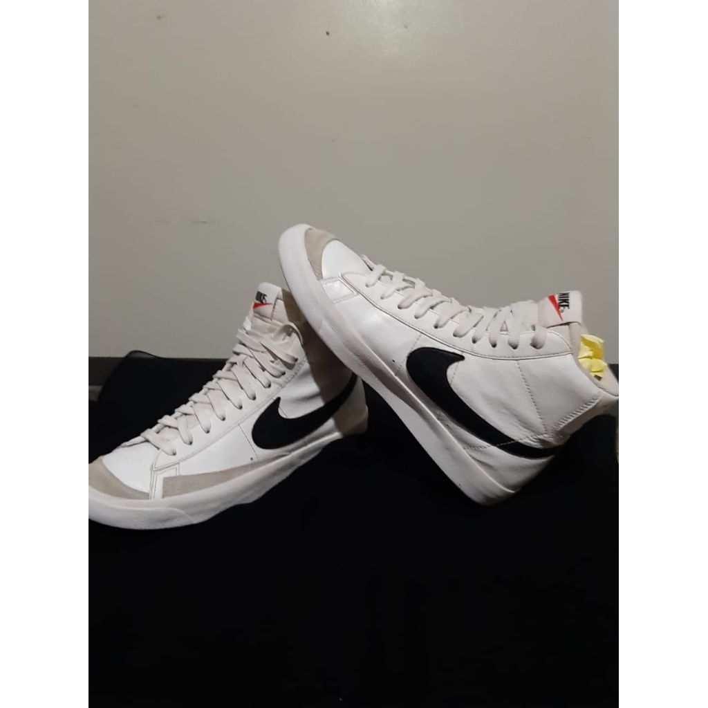 sepatu Nike blazer high warna putih centang hitam preloved/seken/second/bekas