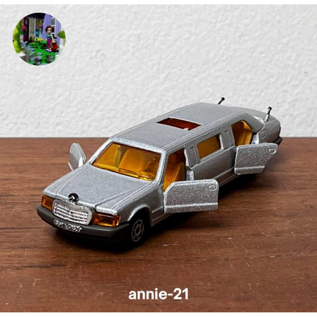 Mercedes Benz V124 Limousine - Majorette skala 1/58