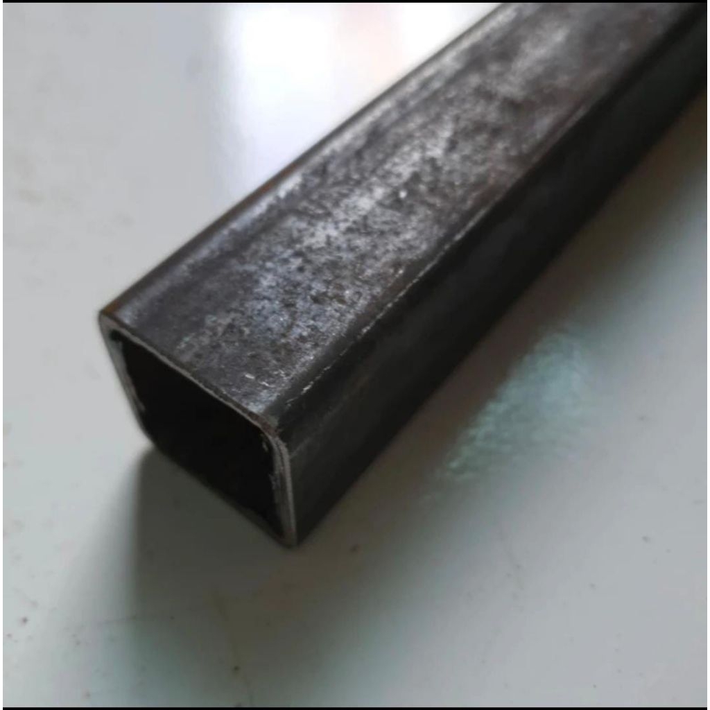 Holo Besi Hitam 3 x 3cm tebal 1,7 panjang 50cm