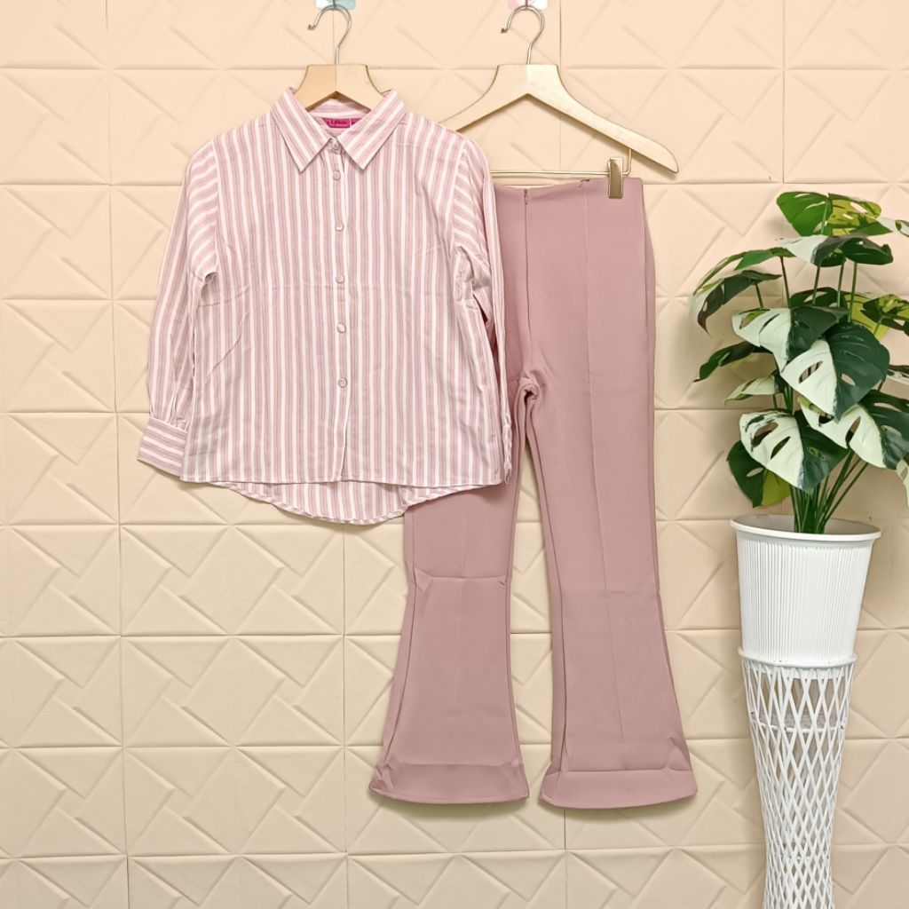 One Set Wanita Blus Katun Motif Salur Dan Celana Cutbray Scuba Kekinian Setelan Wanita Terlaris