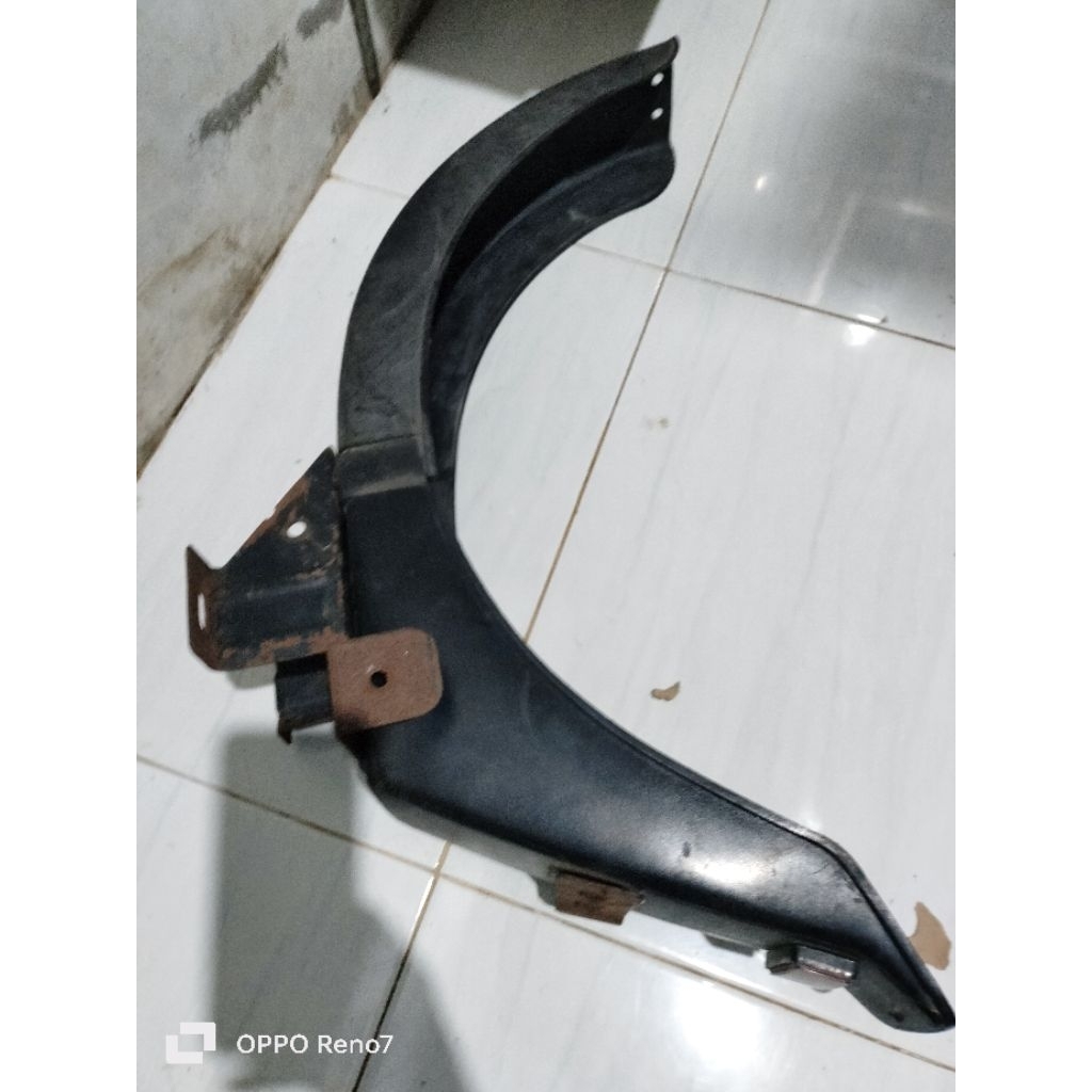 spakbor belakang Suzuki A100 exonos