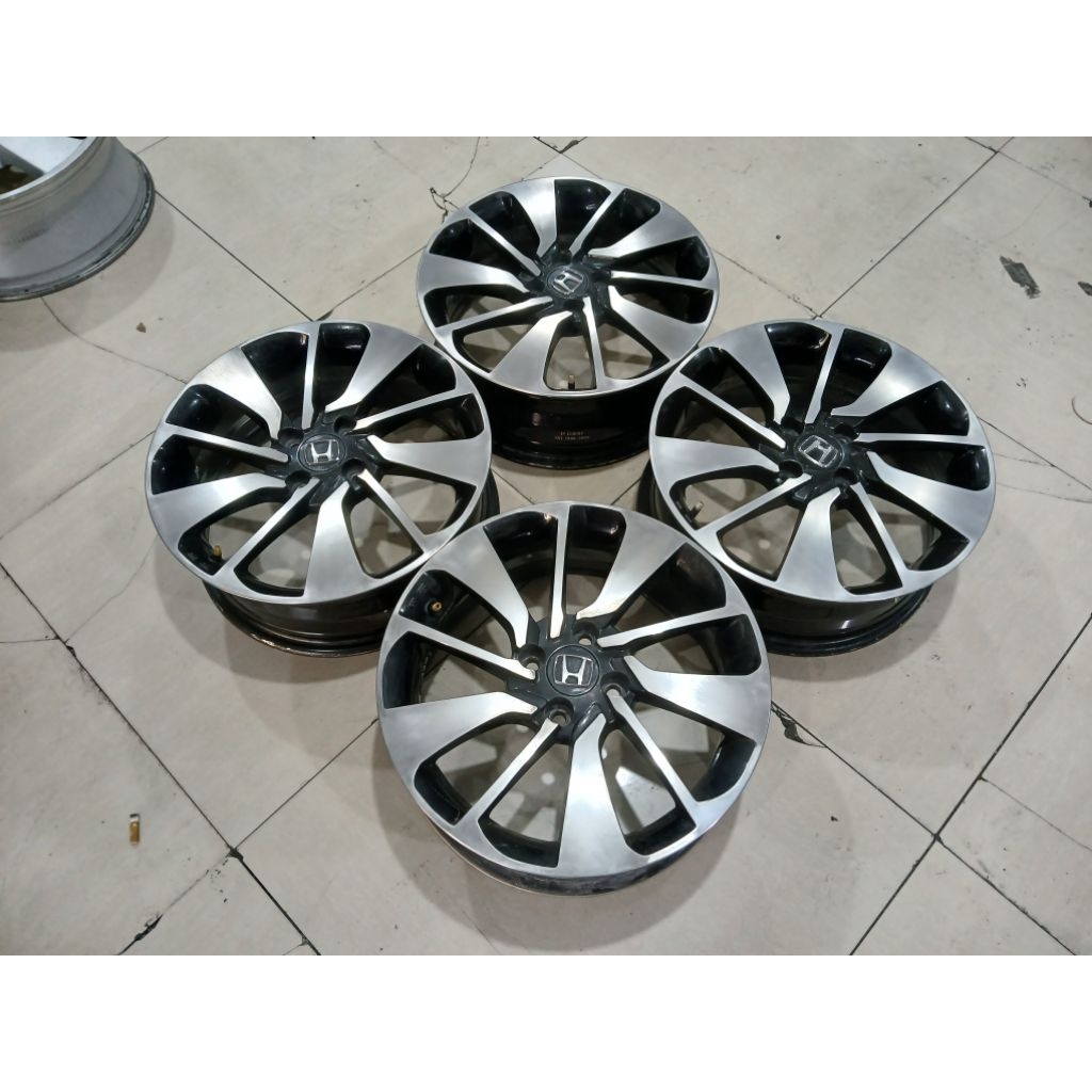 Velg Bekas Replika Brio rs Ring 16x6 pcd 4x100 et 45 cocok jazz,brio,mobilio,yaris,ayla,sigra,datsun