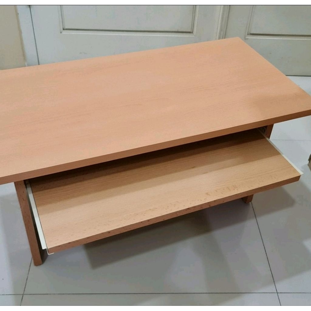 meja komputer minimalis lesehan