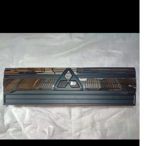 Gril Mitsubishi L300 euro4  crom original
