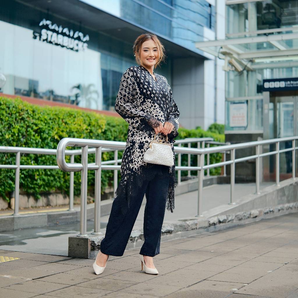 ONE SET KIMONO LACE BATIK by Diana Batik Trusmi/ SET BATIK VISCOSE RENDA LACE SERIES