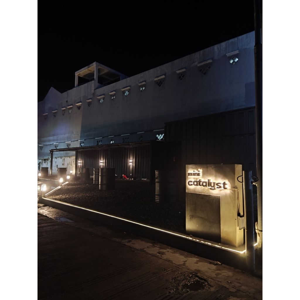 Totem Pylon Sign Bandung