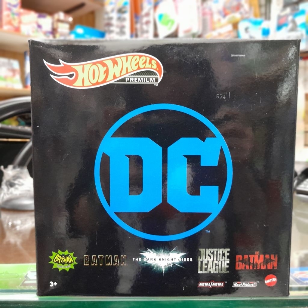 Mainan anak Hotwheels Premium DC Edisi Batman ban karet isi 5 pcs
