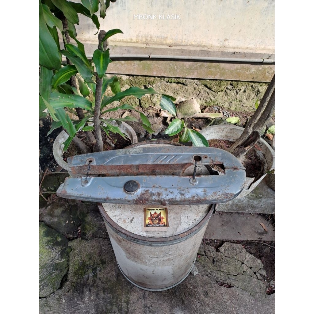 tutup rantai abu-abu grand bulus ORIGINAL tutup rantai grand bulus tutup rantai honda grand bulus ke