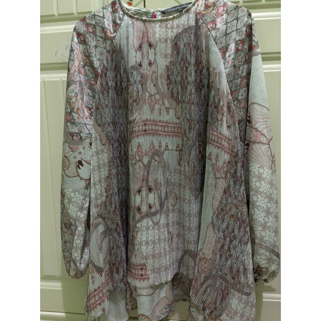 PRELOVED FESTIVE PLEATED BLOUSE BENANG JARUM SIZE L