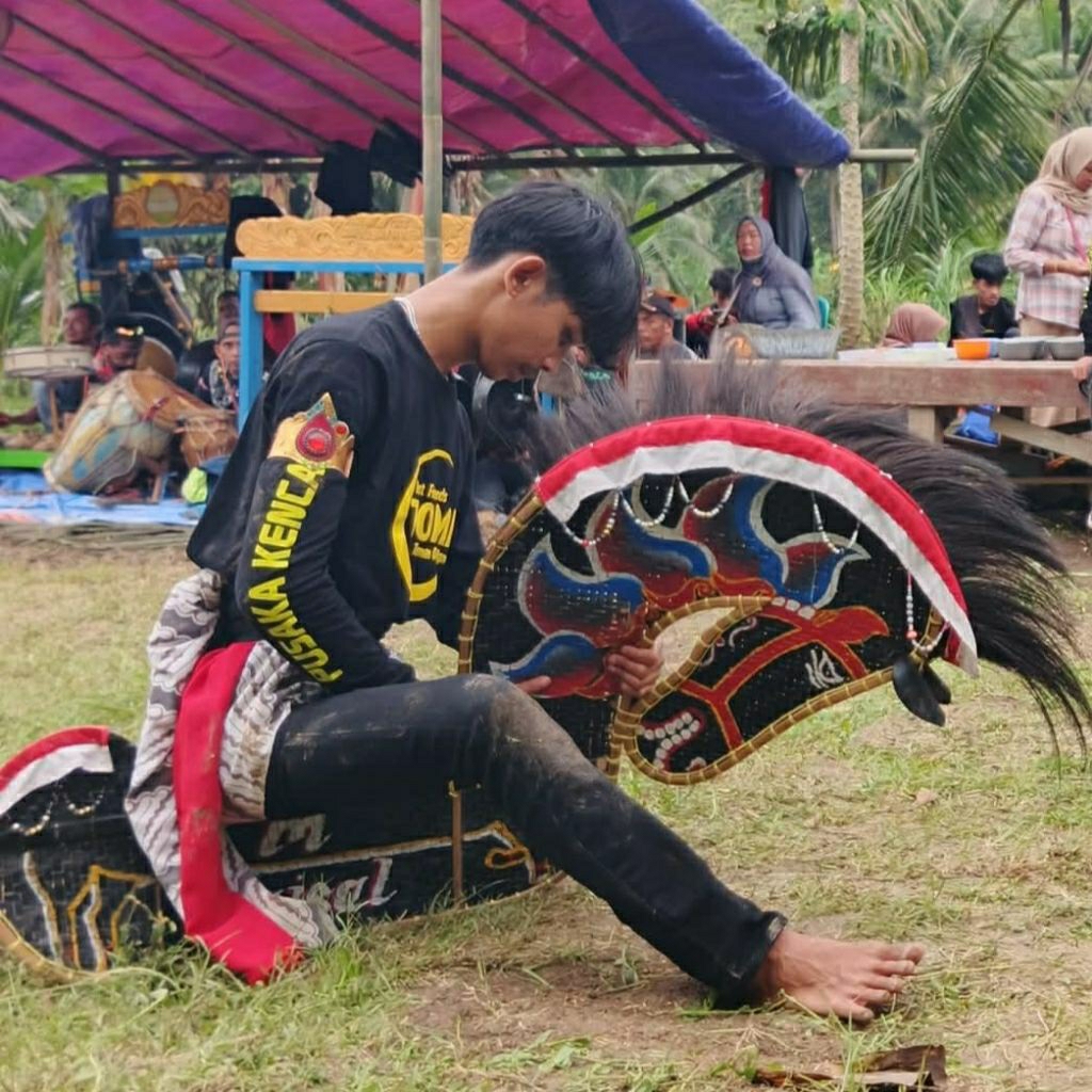 Kuda Lumping Kuda Kepang Dewasa Pentas