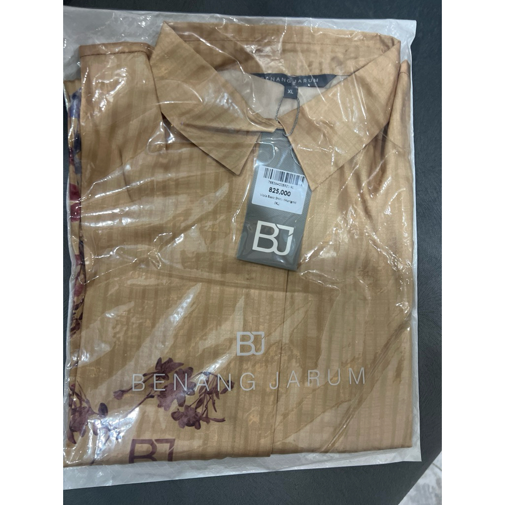 benang jarum viola basic shirt