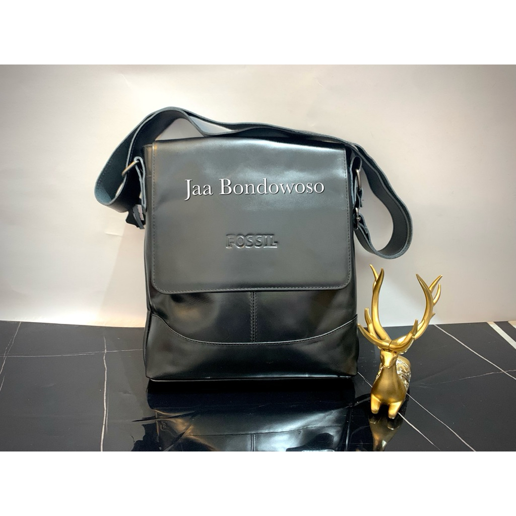 Fossil Tas Selempang Pria Bahan Kulit Asli Warna Hitam Ukuran Sedang Cocok Untuk Dipakai Sehari-hari