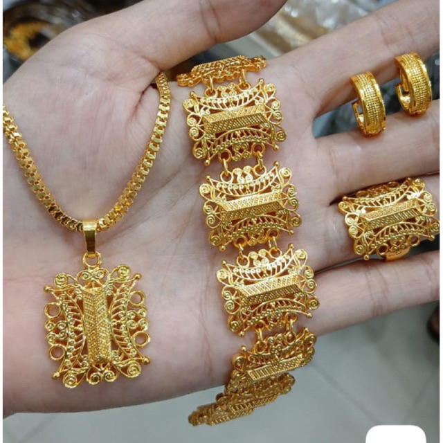 Satu Set Perhiasan Sultan Motif Perhiasan sulewesi Mewah Permata Kotak XP Lapis Emas Warna Kuning Me