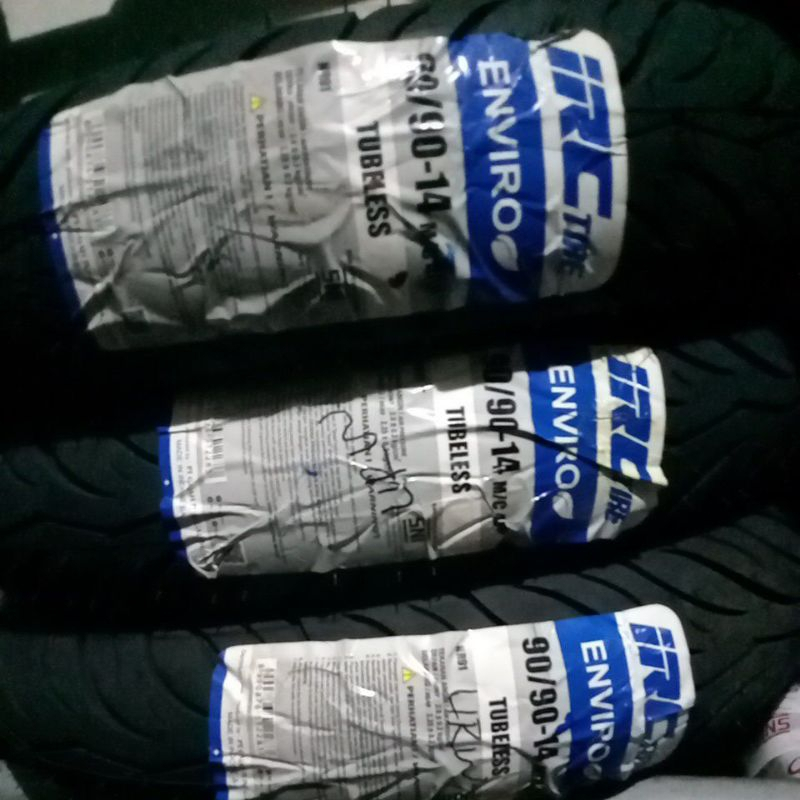 Ban Tubbles Matic IRC 14 Inch Tubeless Ring for All Matic Models 90/90