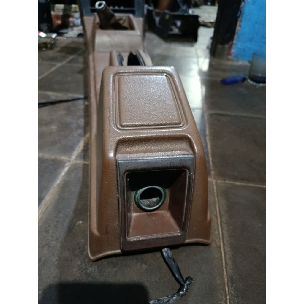 konsul box honda accord executive 85