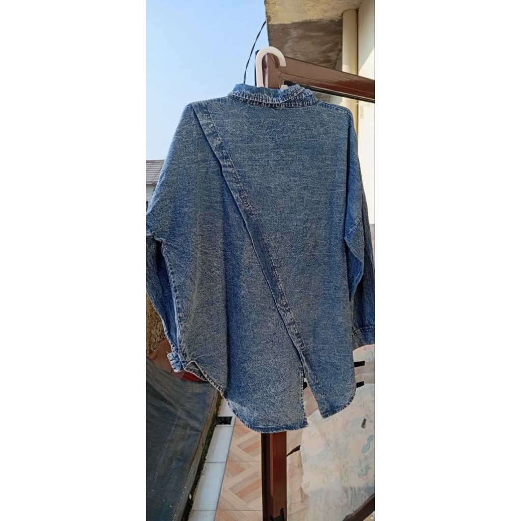 (PRELOVED) Kemeja Jeans Denim Oversize LD 120cm / Kemeja Jeans Denim Lengan Kancing / Kemeja Big Siz