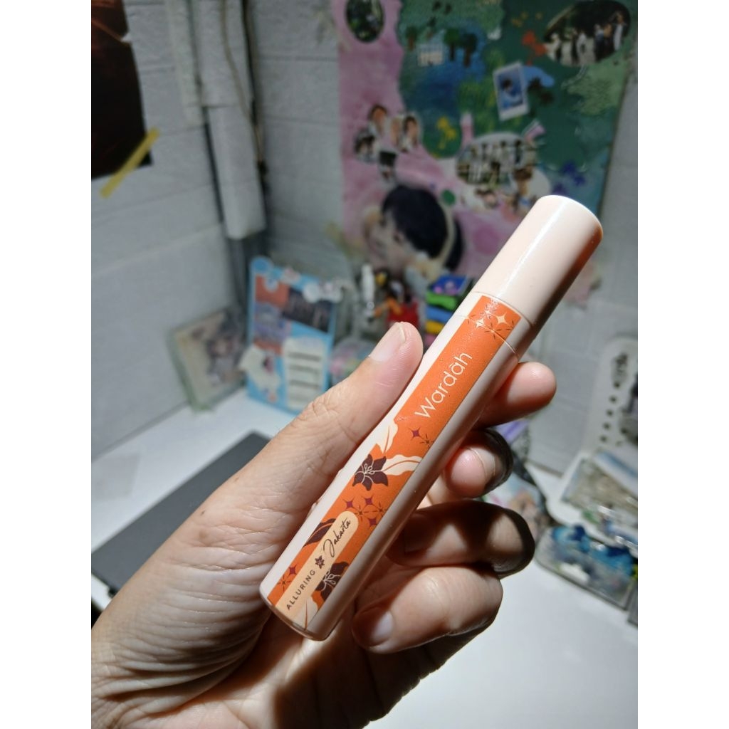 PRELOVED Wardah Colorfit Last All Day Lip Paint Around the World Edition Shade 00 Alluring Jakarta. 