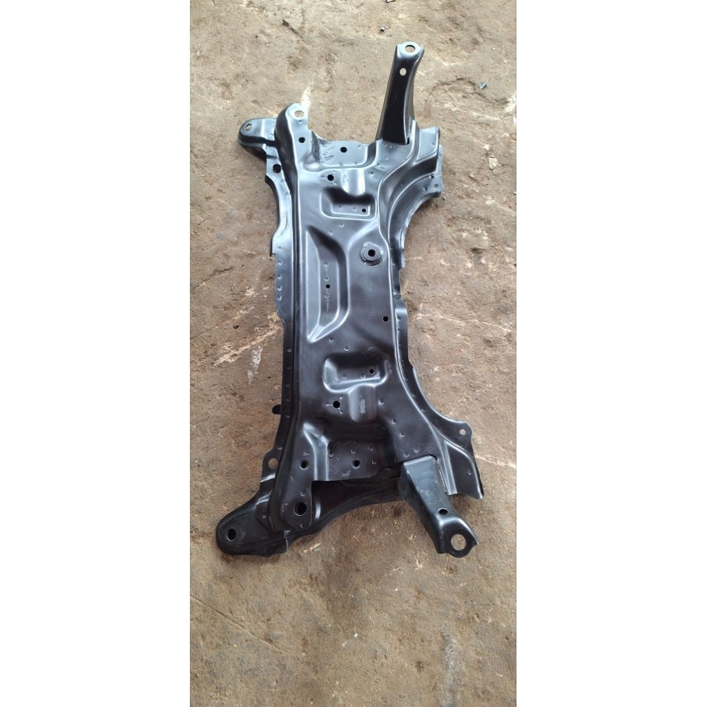 crosmember etios valco / etios liva