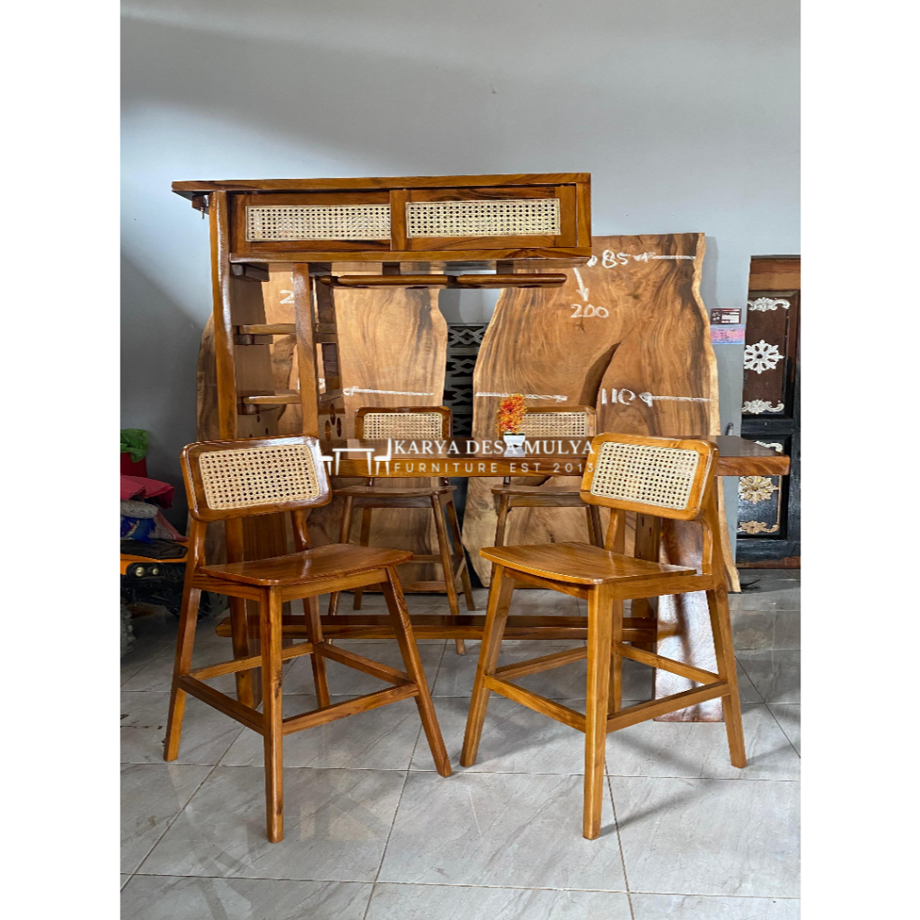 Meja makan minibar + Trembesi solid + 4 Kursi Jati