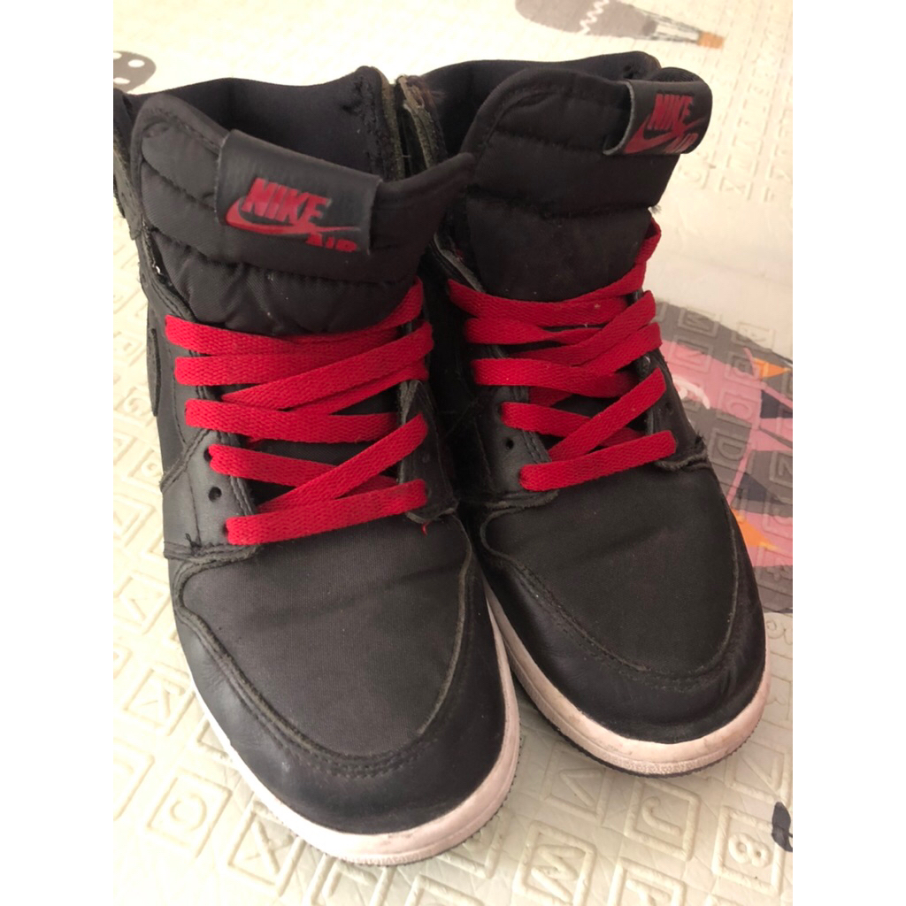 AIR JORDAN 1 RETRO HIGH OG BLACK SATIN (Preloved) Size 37,5