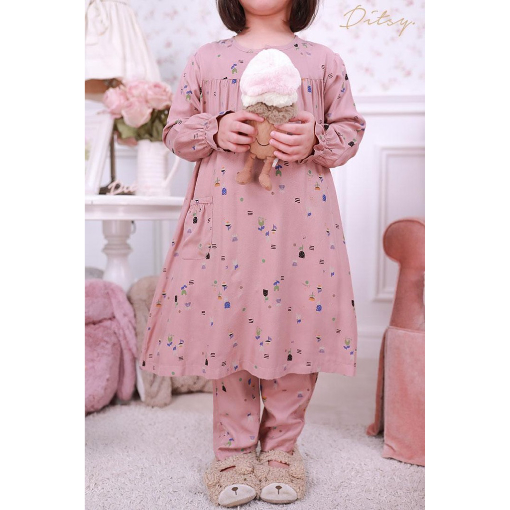 [SIAP KIRIM] LITTLE DELCY PAJAMAS SIZE 7 BY DITSY EDISI OKTOBER 2025